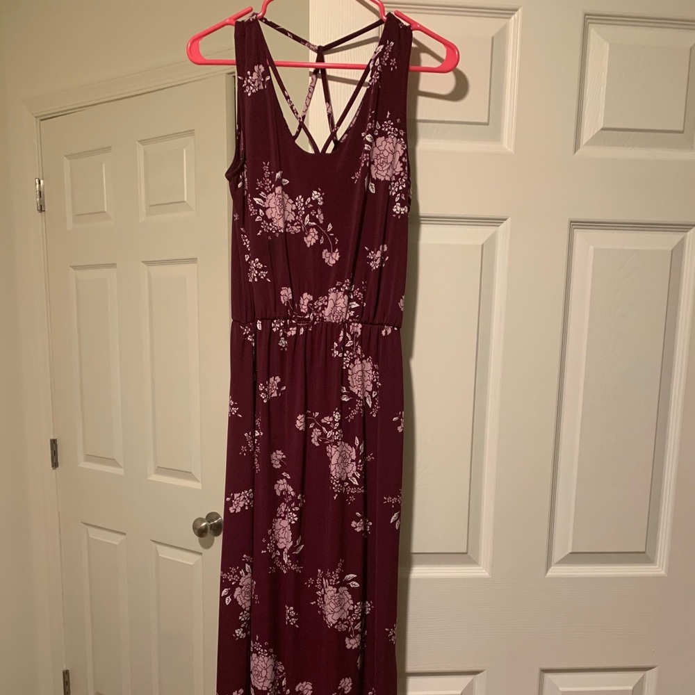 Beautiful maxi dress with flowers!